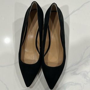 Black suede Banana Republic pumps size 8